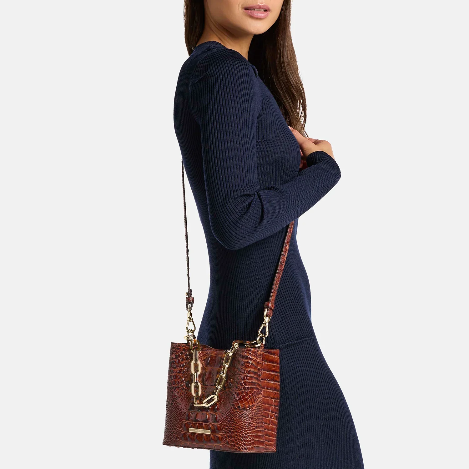 9-Mini-Mod-Amerlia-Pecan_On_Figure_3.webp