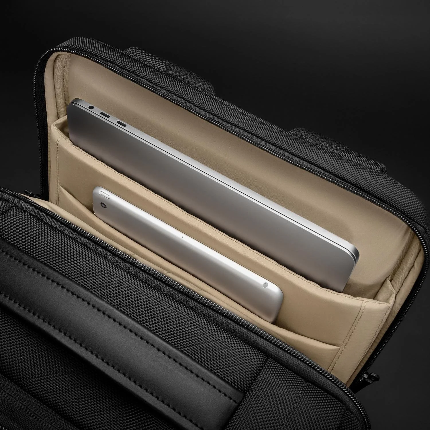 BL295X-4_LaptopCompartment.jpg (Copy)