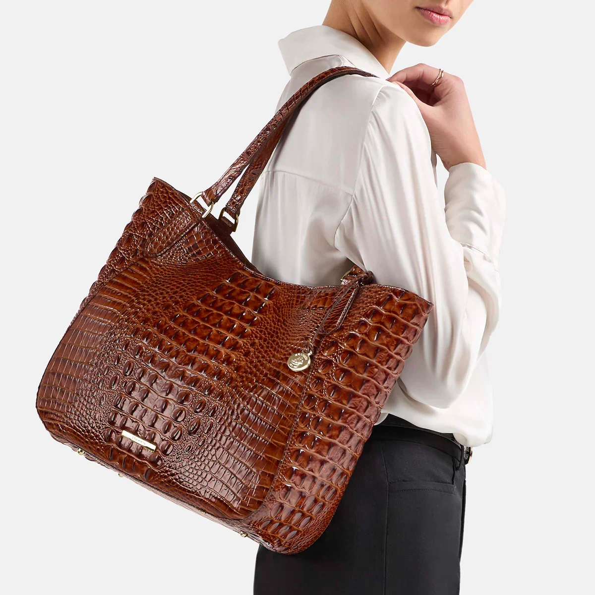 V72-Aliza_Pecan_On_Figure_1_1200x.webp (Copy)