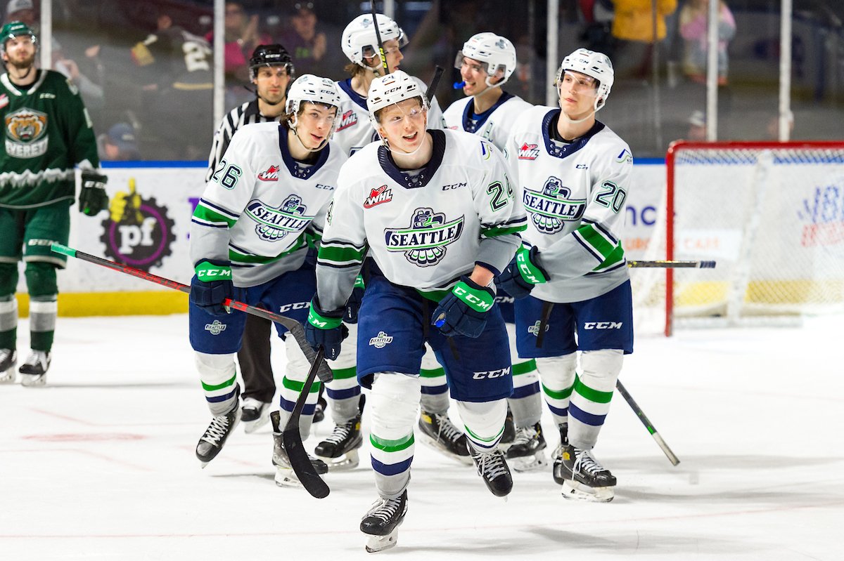 Reid Schaefer and the Seattle Thunderbirds after a goal