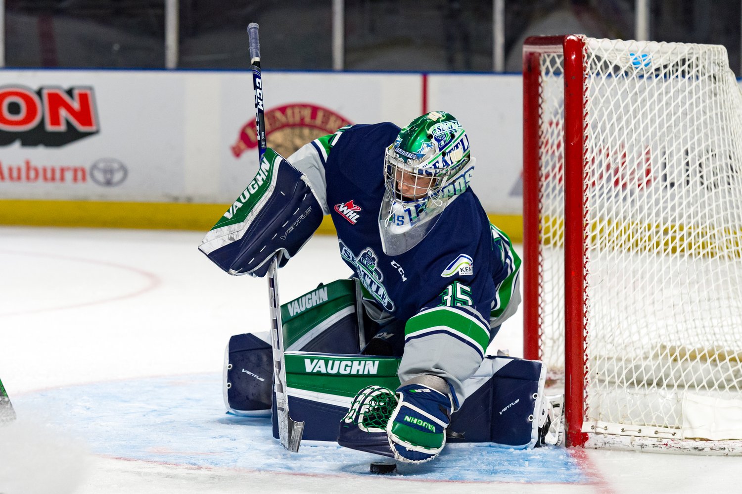 Thomas Milic makes a save for the Seattle Thunderbirds