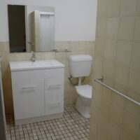 hotel-quad-bathroom-795-200x200.jpg