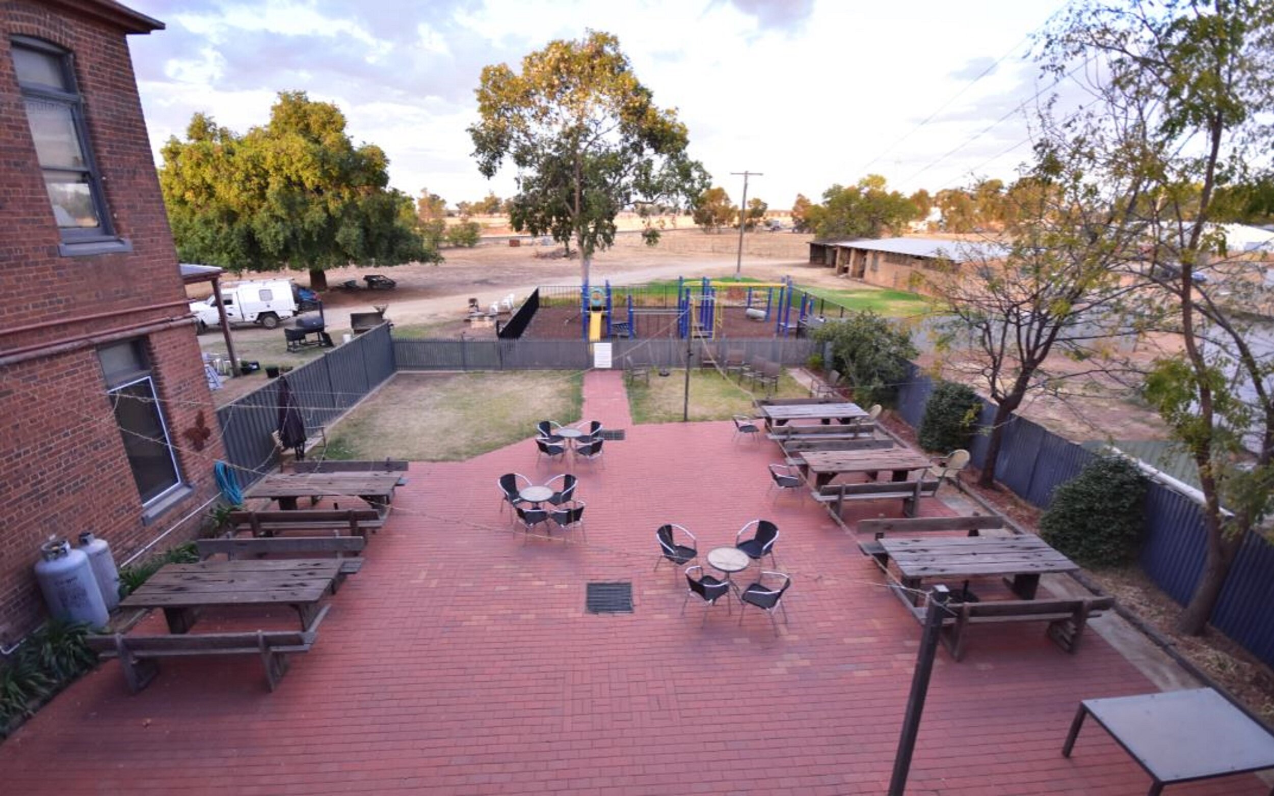 Ariah Park Hotel — Visit Temora