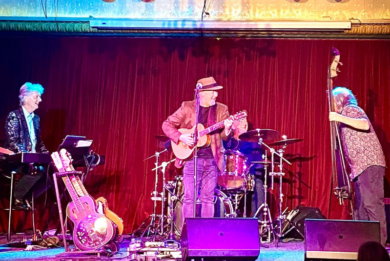 Matt Arthur &amp; The Lazybones Present "Telegraph Road - The Dire Straits Legacy"