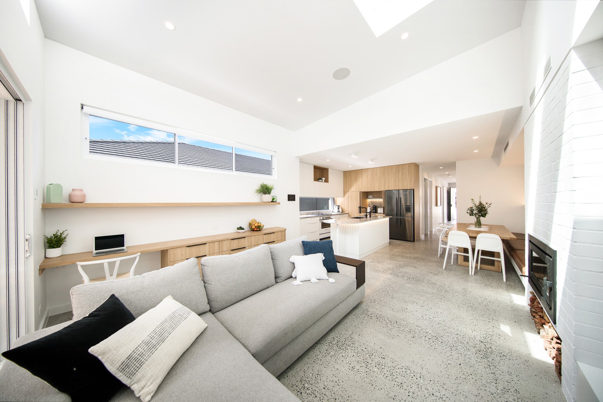 31 Woodfield Boulevard Caringbah NSW 2229 living area