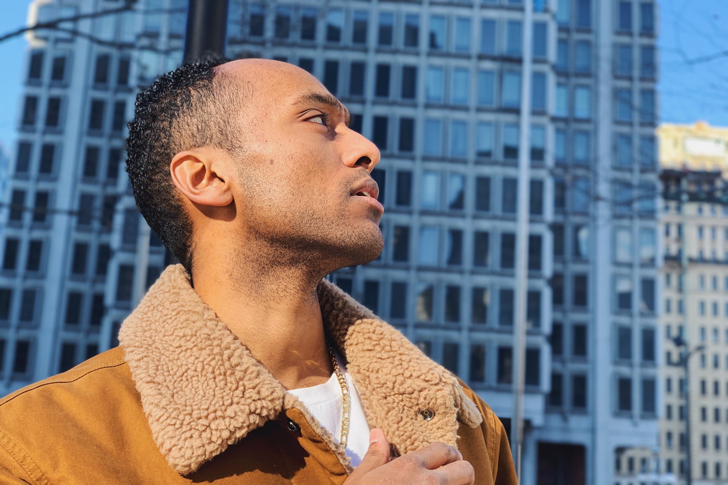 Mawi’s new single ‘Wait for Me’ is the perfect song for those spring vibes 