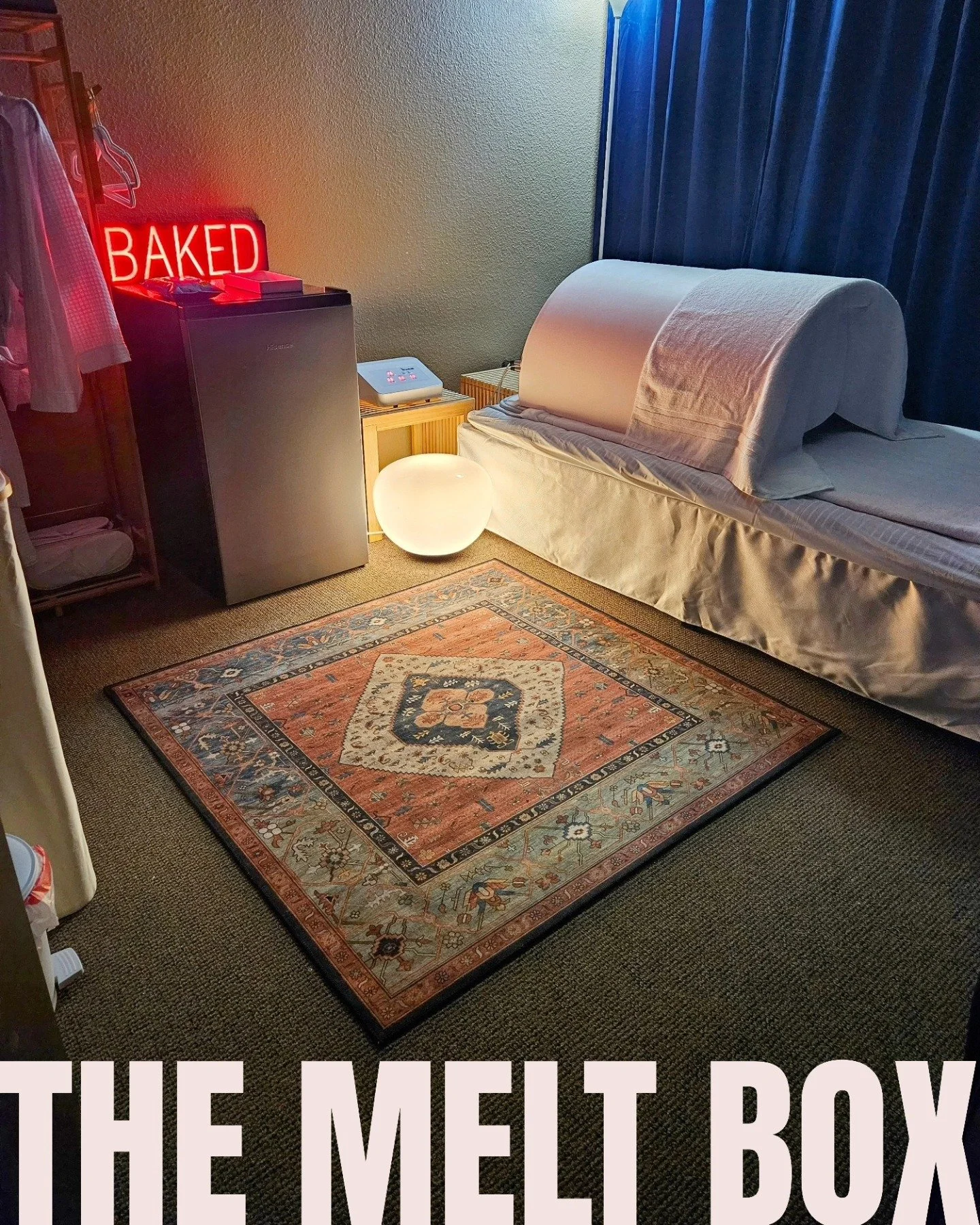 Exciting news! The Melt Box far infrared sauna room at NeuroMelt is now open, and it's the perfect spot to get your sweat on. Equipped with a far infrared dome that's basically a magic heat lamp, this room will have you feeling like a brand new perso