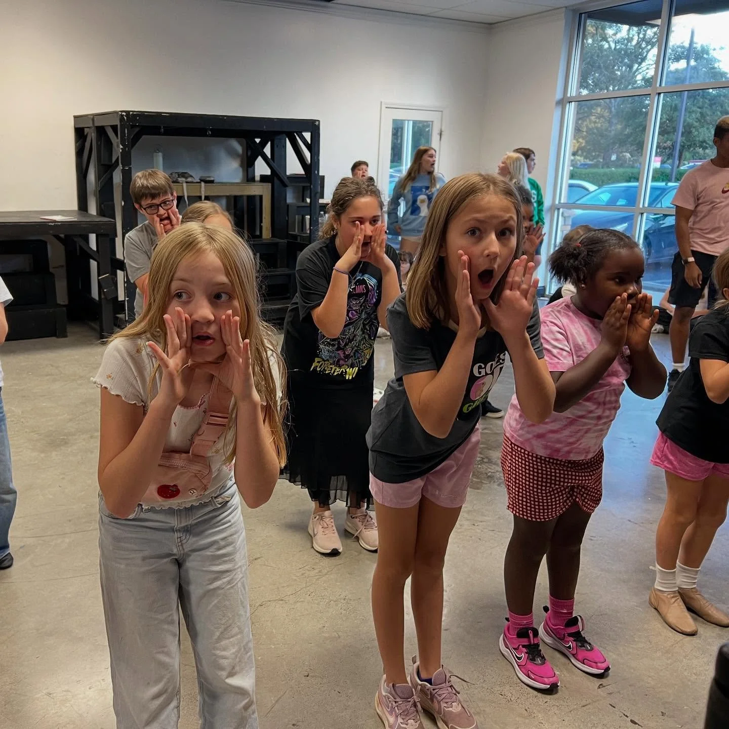 Listen up!! Tickets are on sale now for Elf Jr.!! This is can’t-miss holiday fun! Join us on November 22nd to ring in the season! Link in our bio or https://24636.recitalticketing.com/r/events/
#lanti #performingarts #music #theatre #musicalth