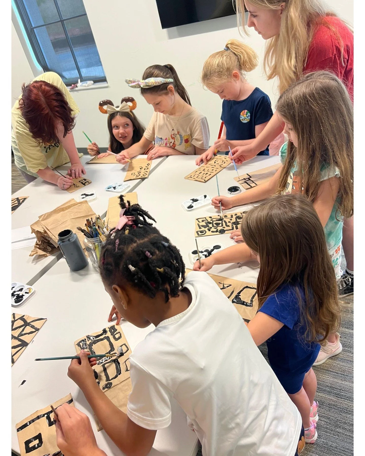 Some of the best moments of summer happen in a circle! Whether we're circled around an instrument, a craft table, a bucket of water, or something else, these are the moments that make the memories that last! Join us and see what summer at Lanti is al