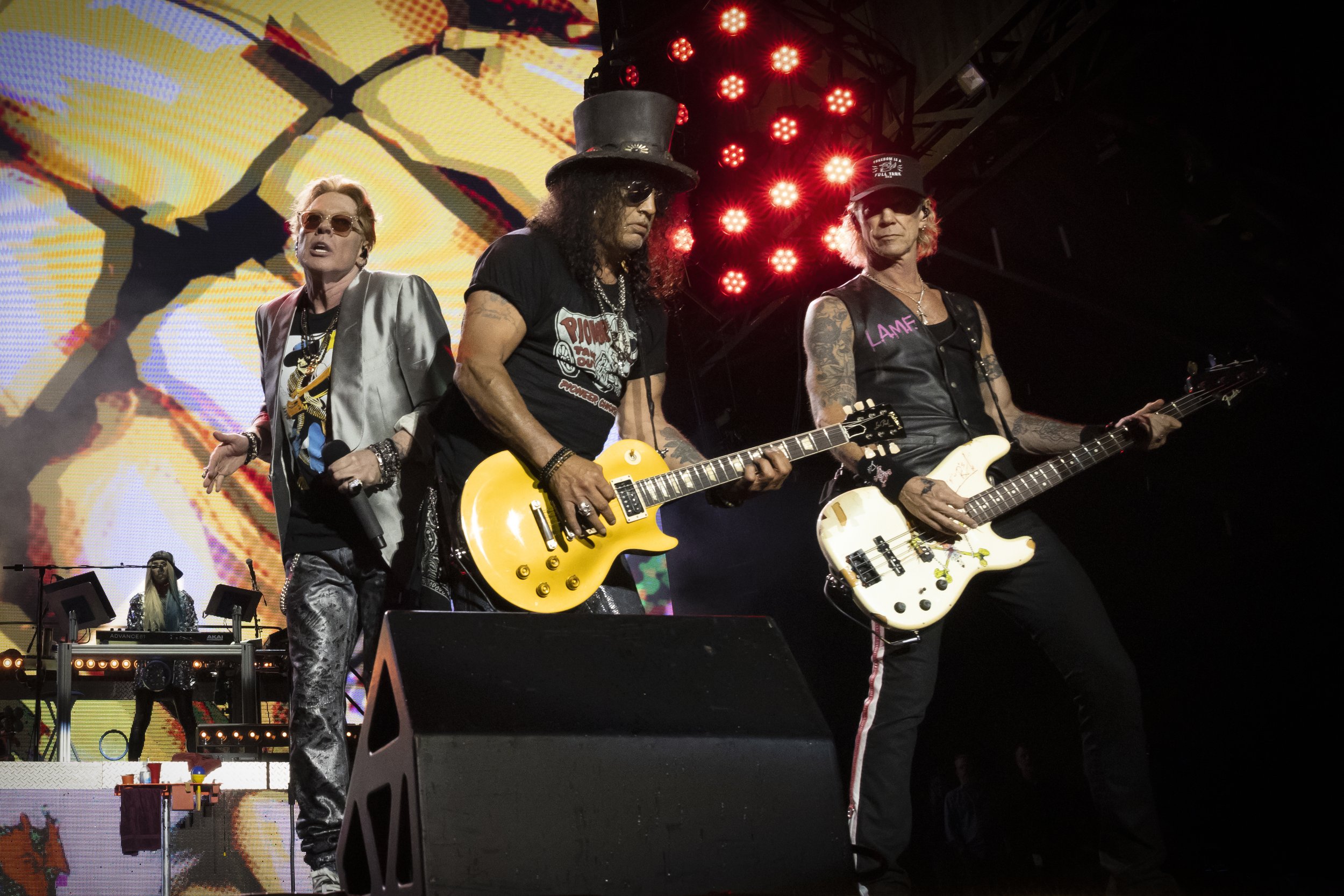 Former GUNS N' ROSES Manager Says Band Has Been Creatively Impotent For  Decades