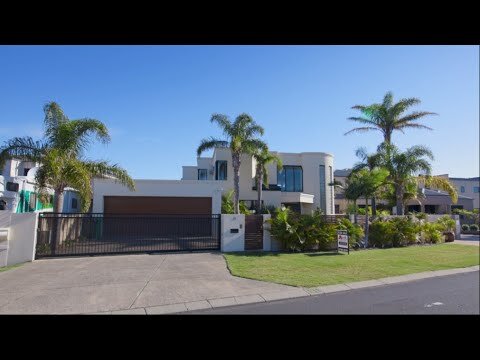 // For Sale // 31 Portofino Crescent, Pelican Point - Tim Cooper Summit Realty South West