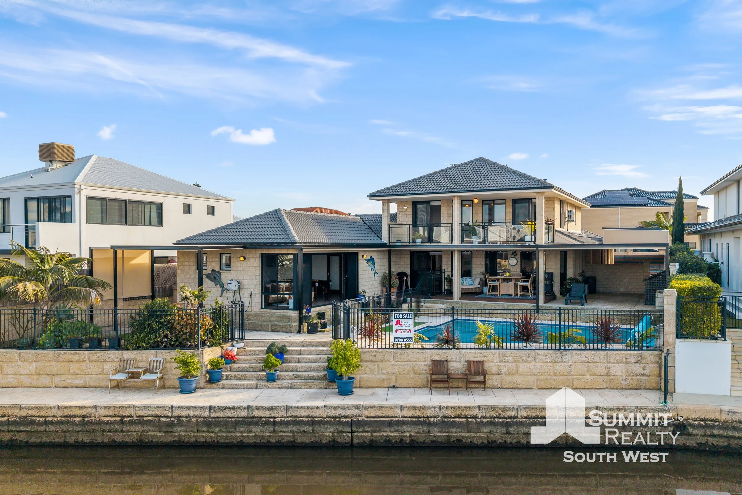 8 Basilica Place Pelican Point - 01.jpg