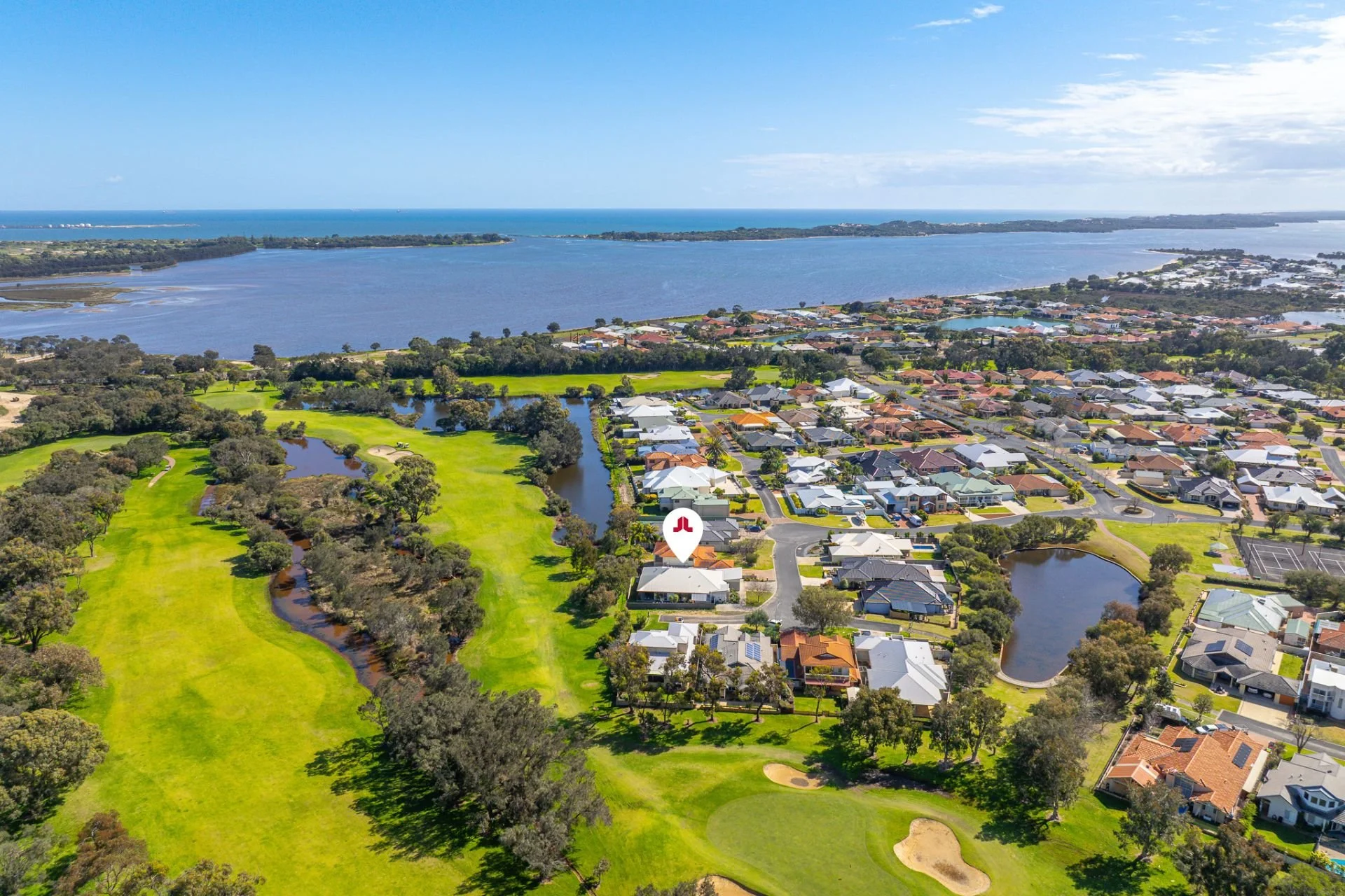 22 Gleneagles Way, Pelican Point