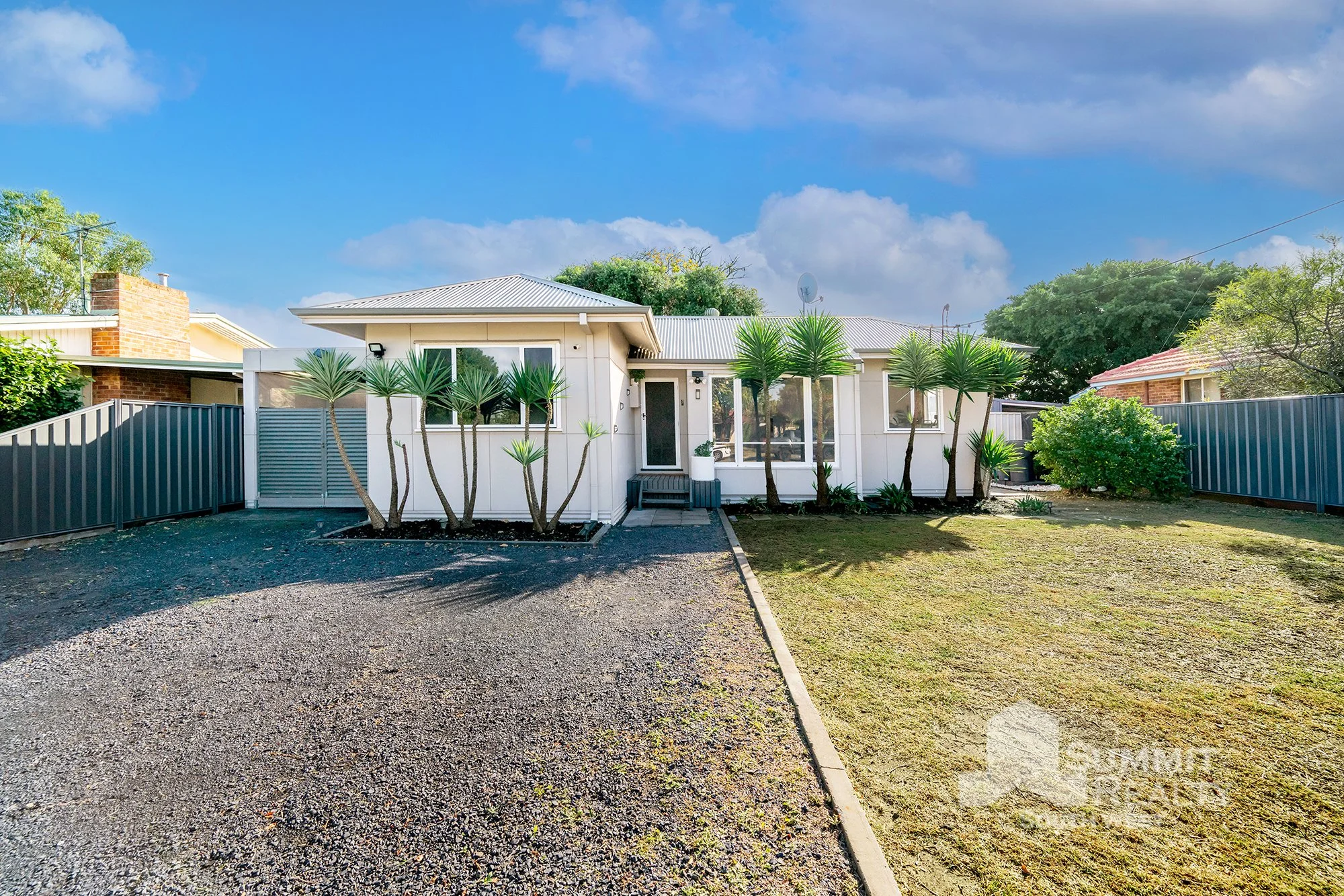 8 Dyinda Street, Carey Park 
