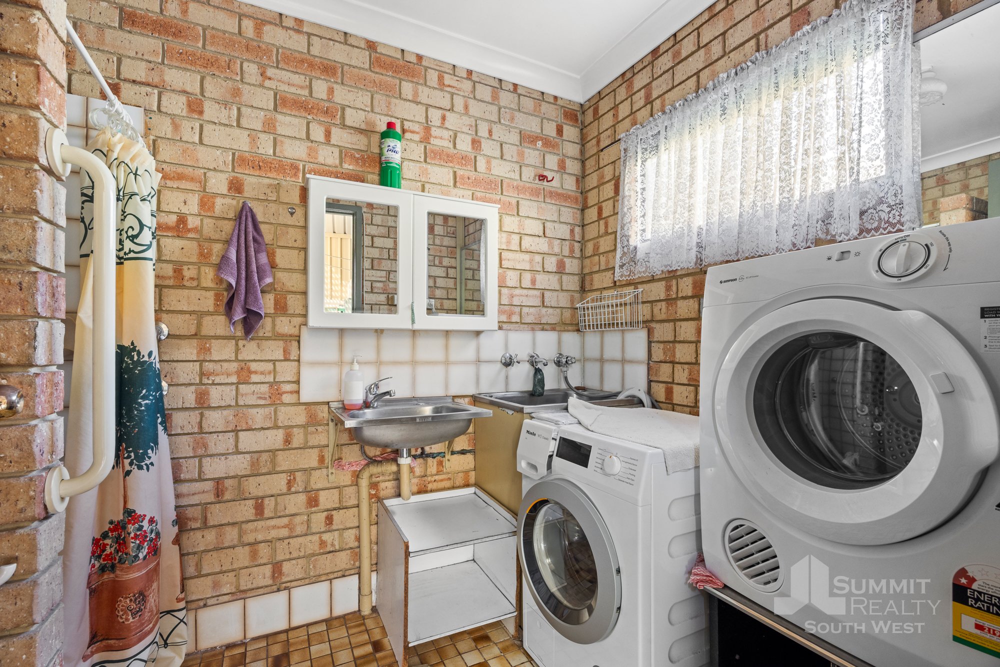 48 Riverside Caravan Park_26.jpg