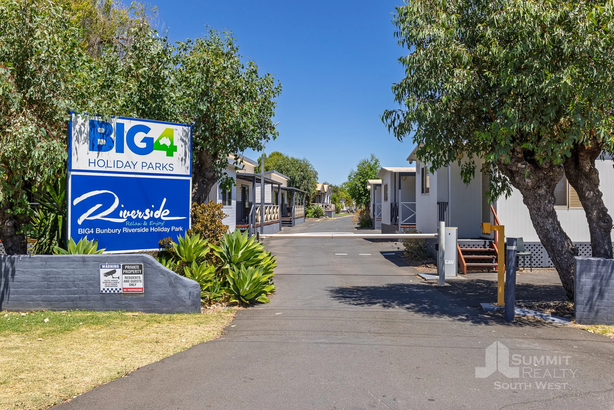 48 Riverside Caravan Park_31.jpg