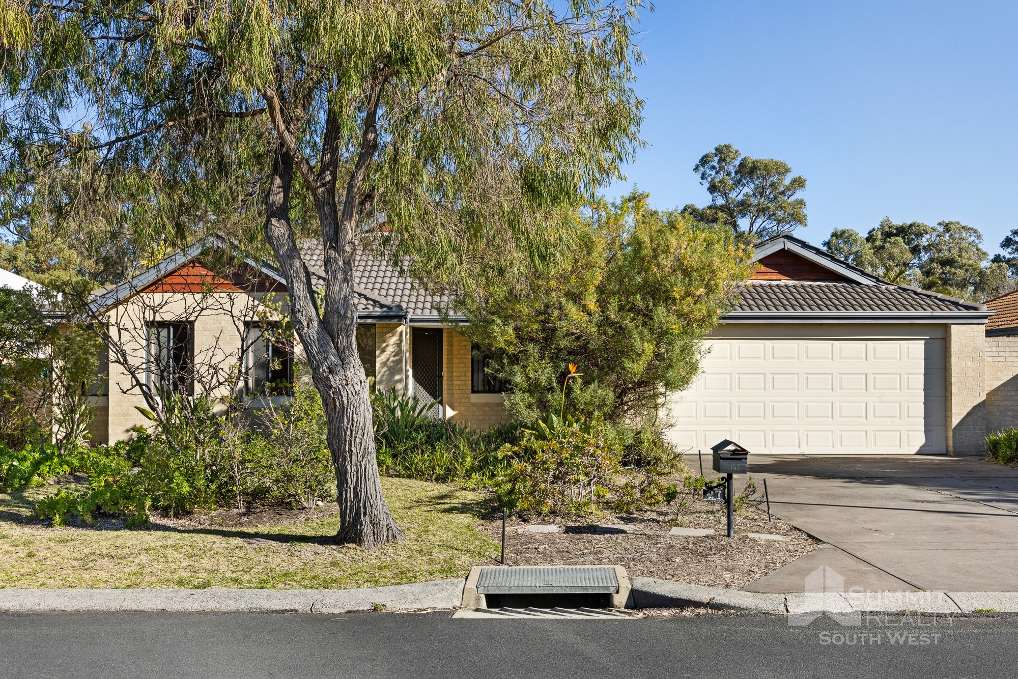 27 Blaxland Rd_1.jpg
