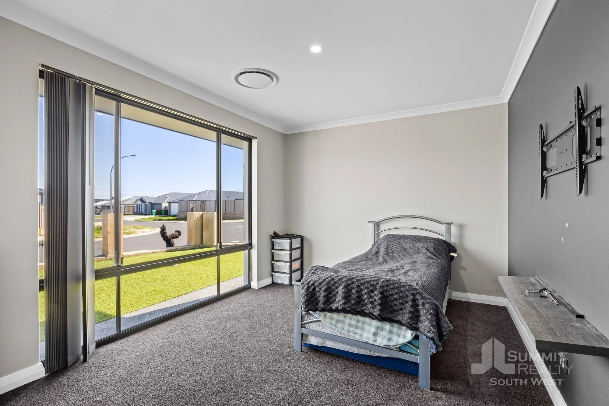 23 Groundlark Rd_5.jpg