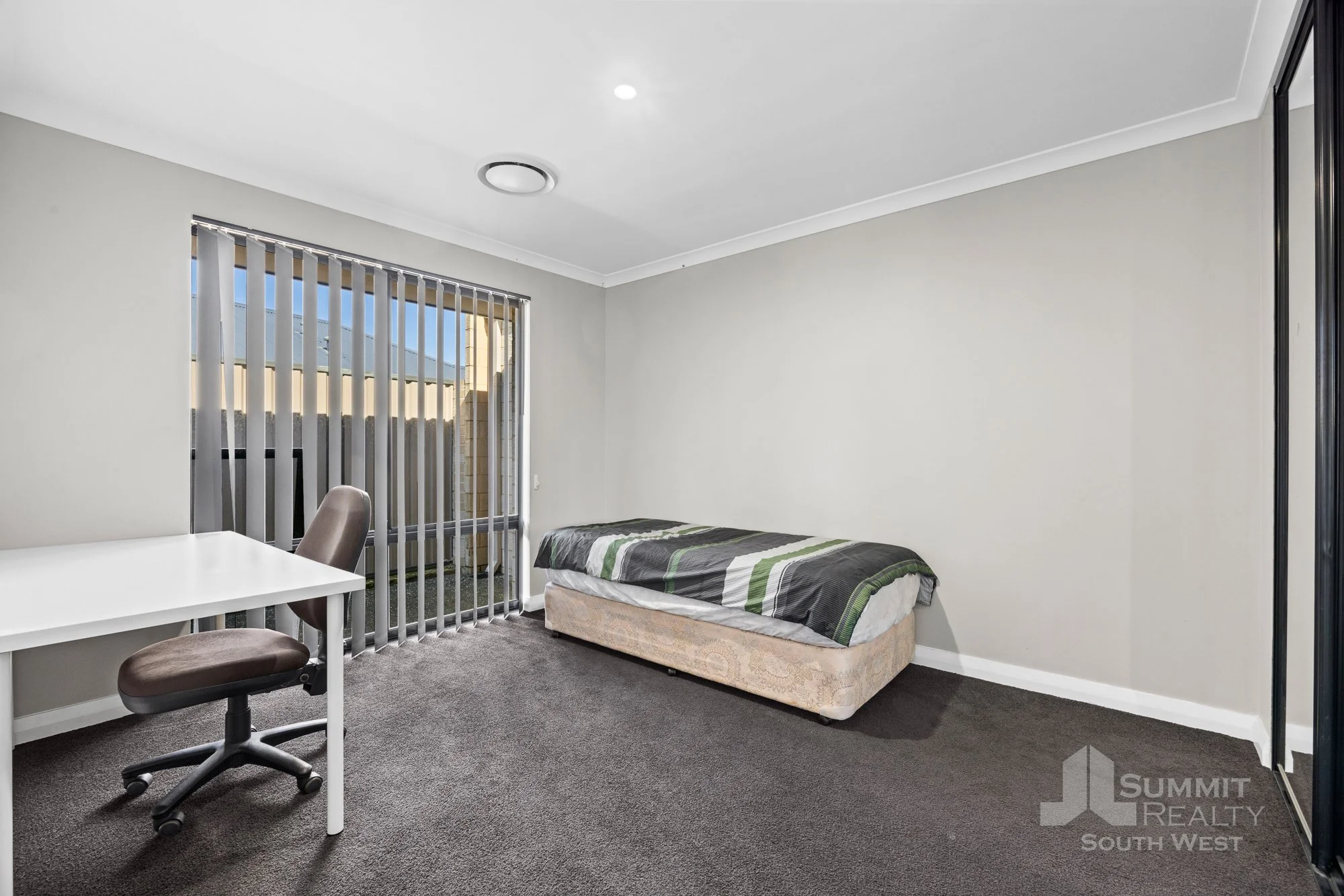 23 Groundlark Rd_8.jpg