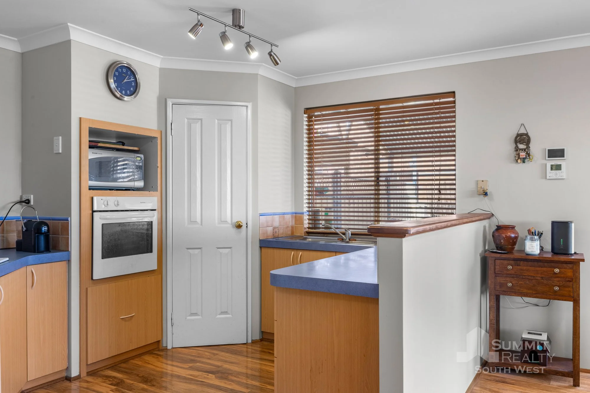 6 Hurst St_21.jpg