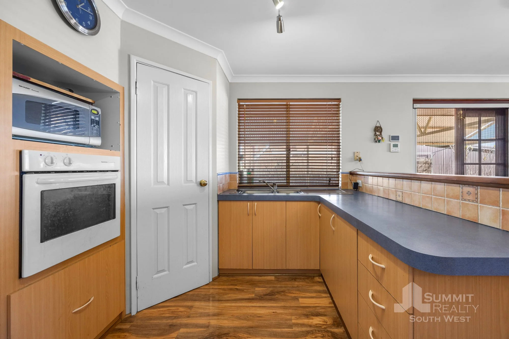 6 Hurst St_22.jpg