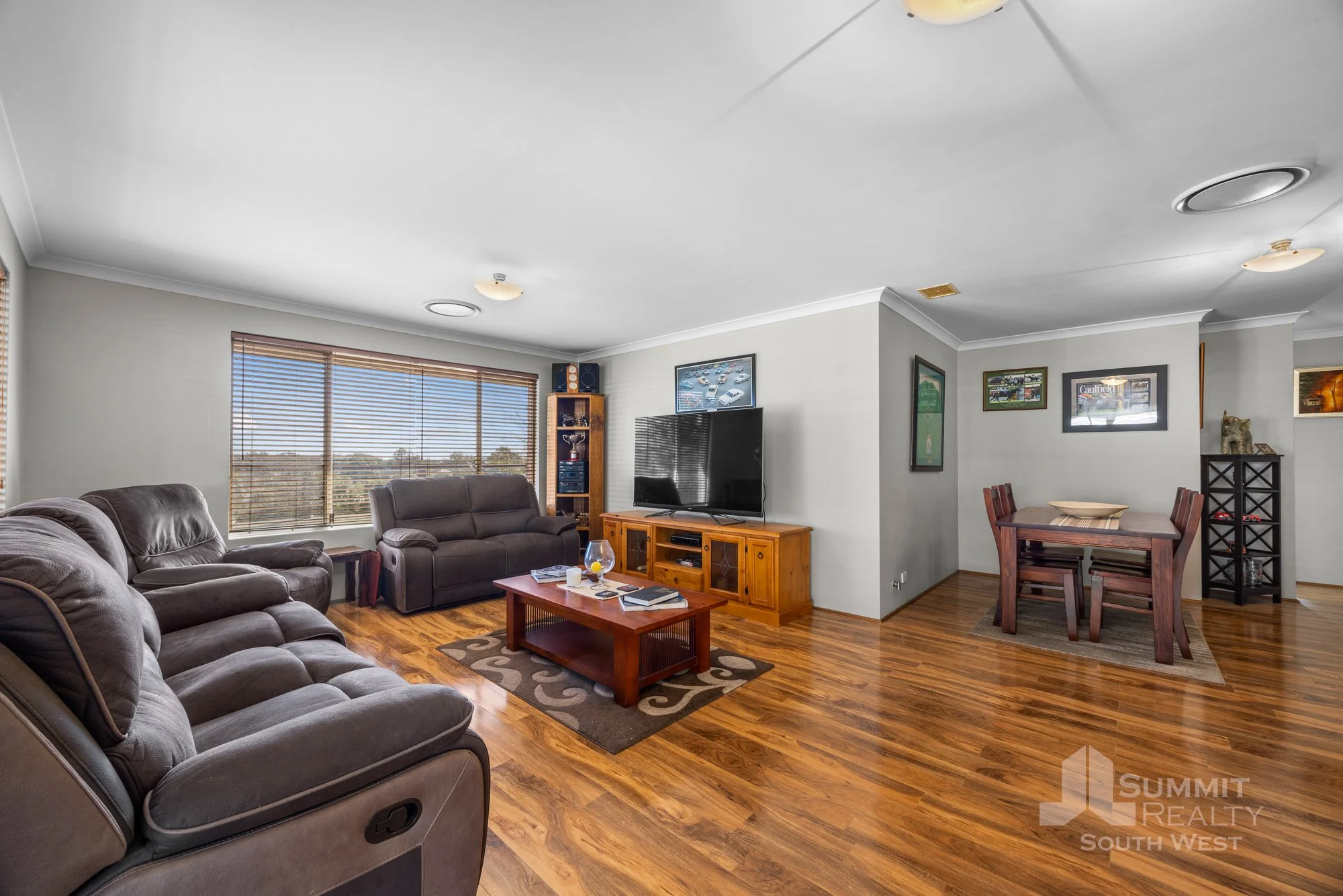 6 Hurst St_24.jpg