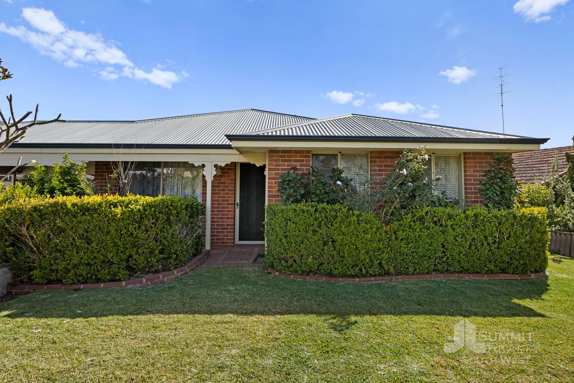 6 Hurst St_4.jpg