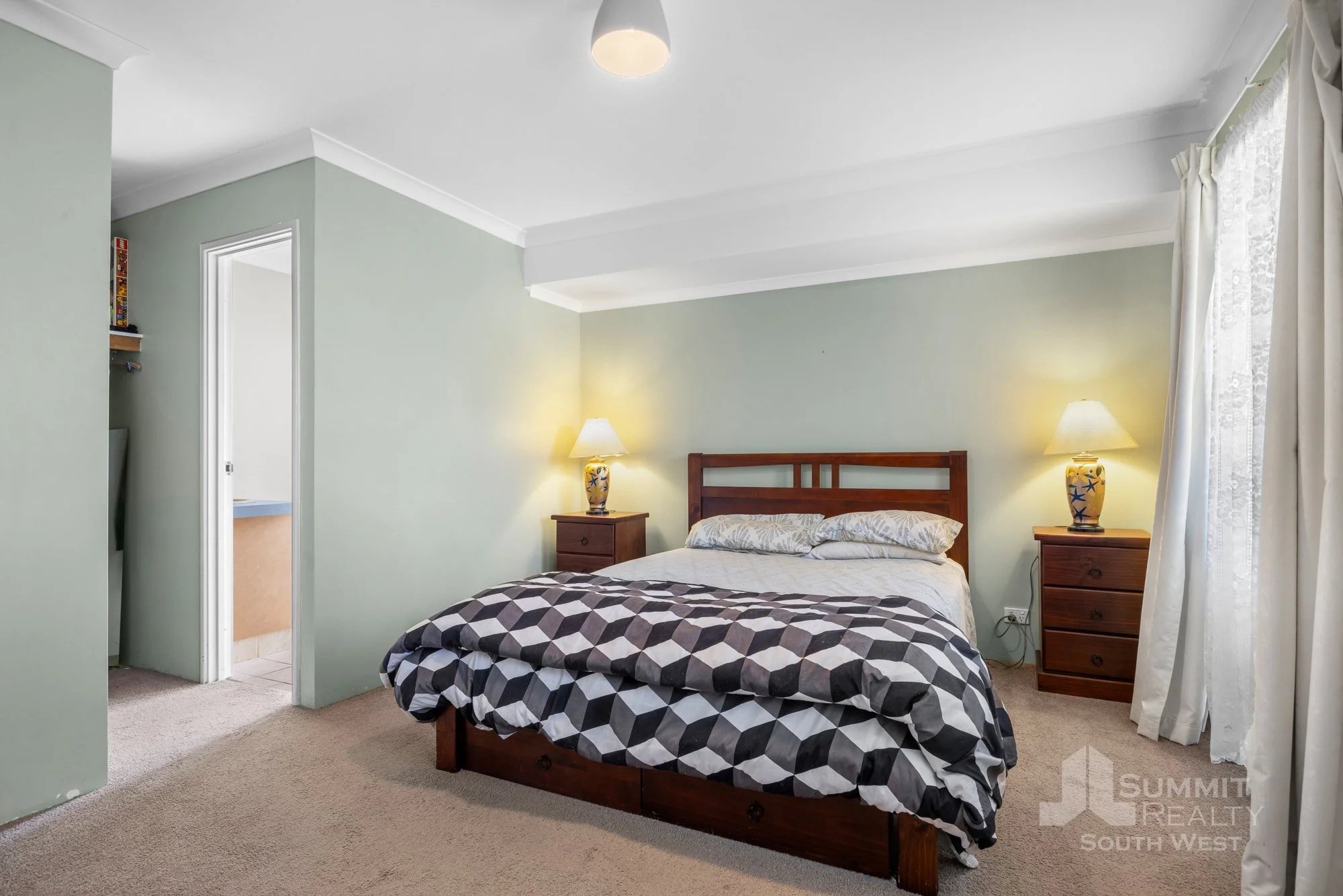 6 Hurst St_7.jpg