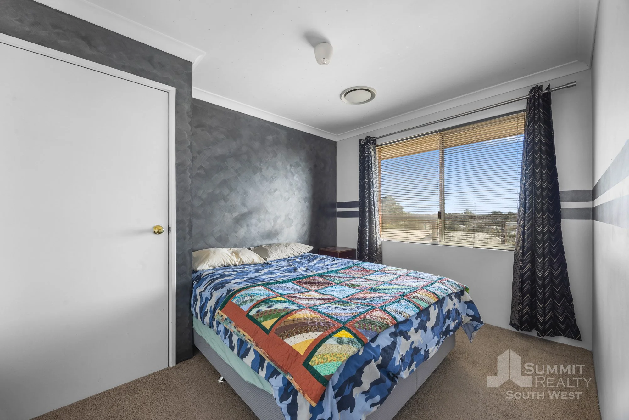 6 Hurst St_12.jpg