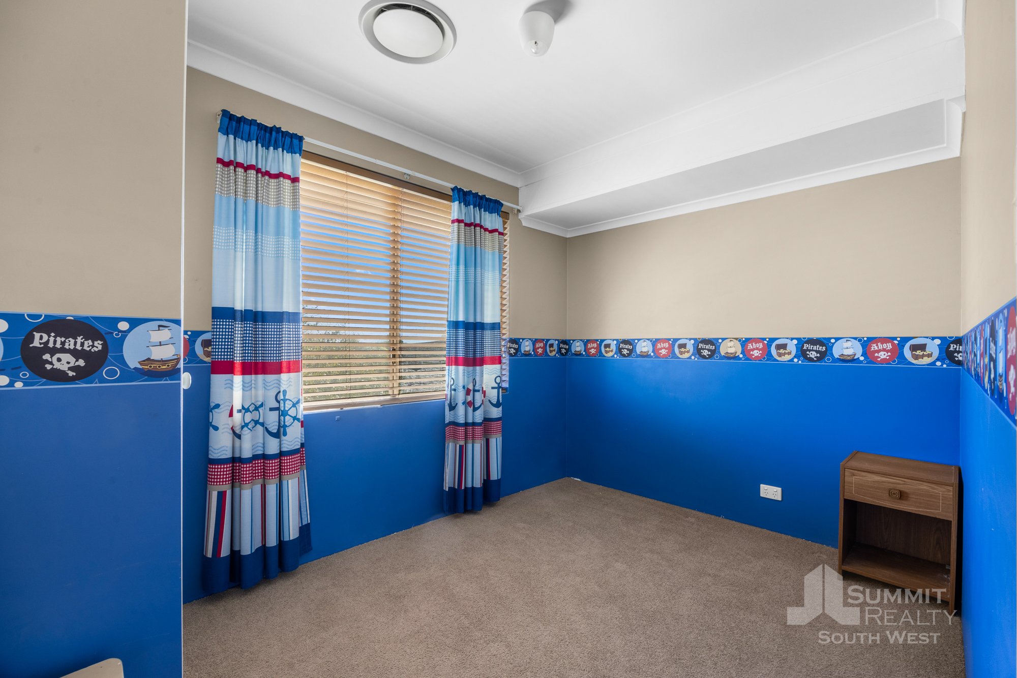 6 Hurst St_13.jpg