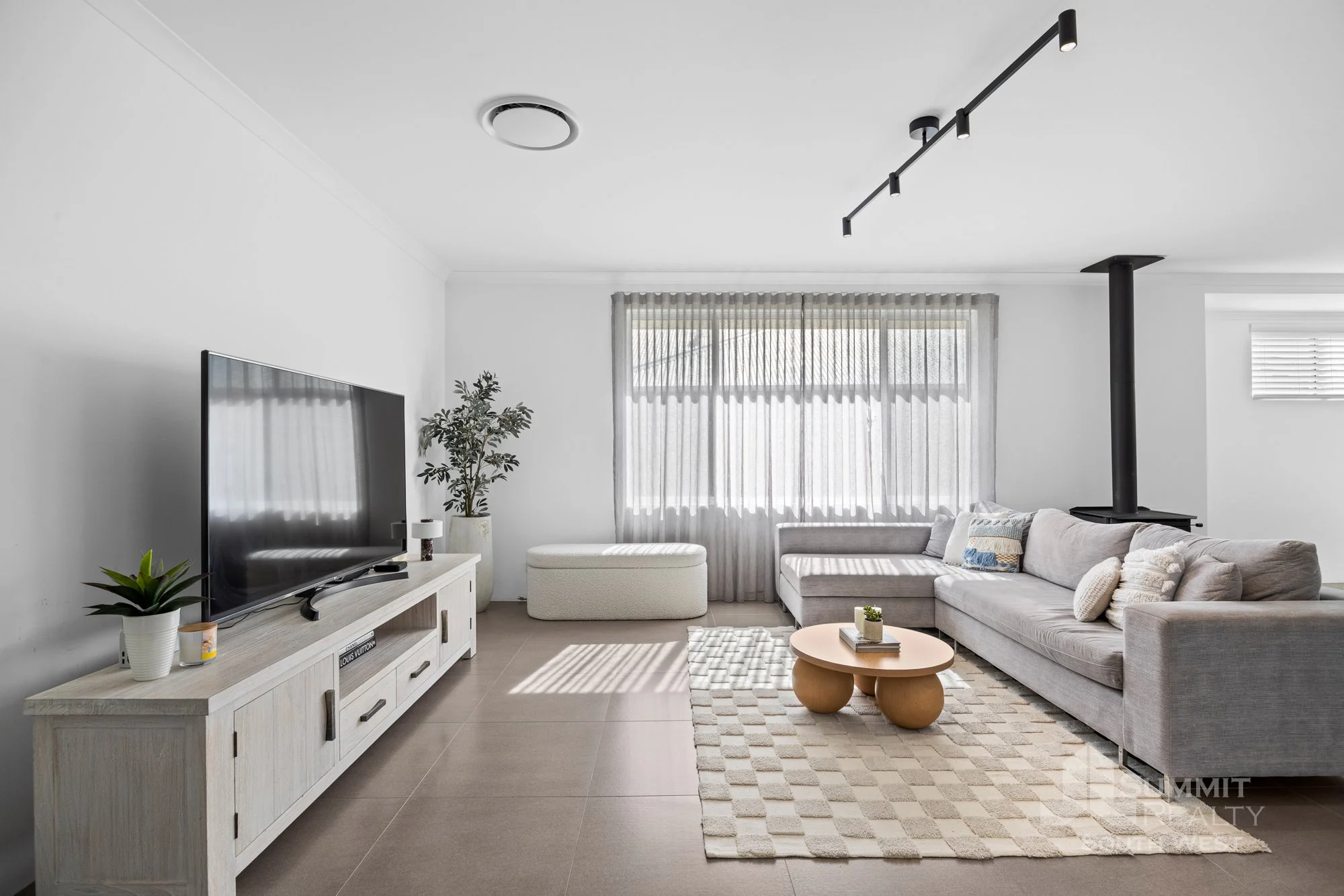 17 Cambria Rd_17.jpg