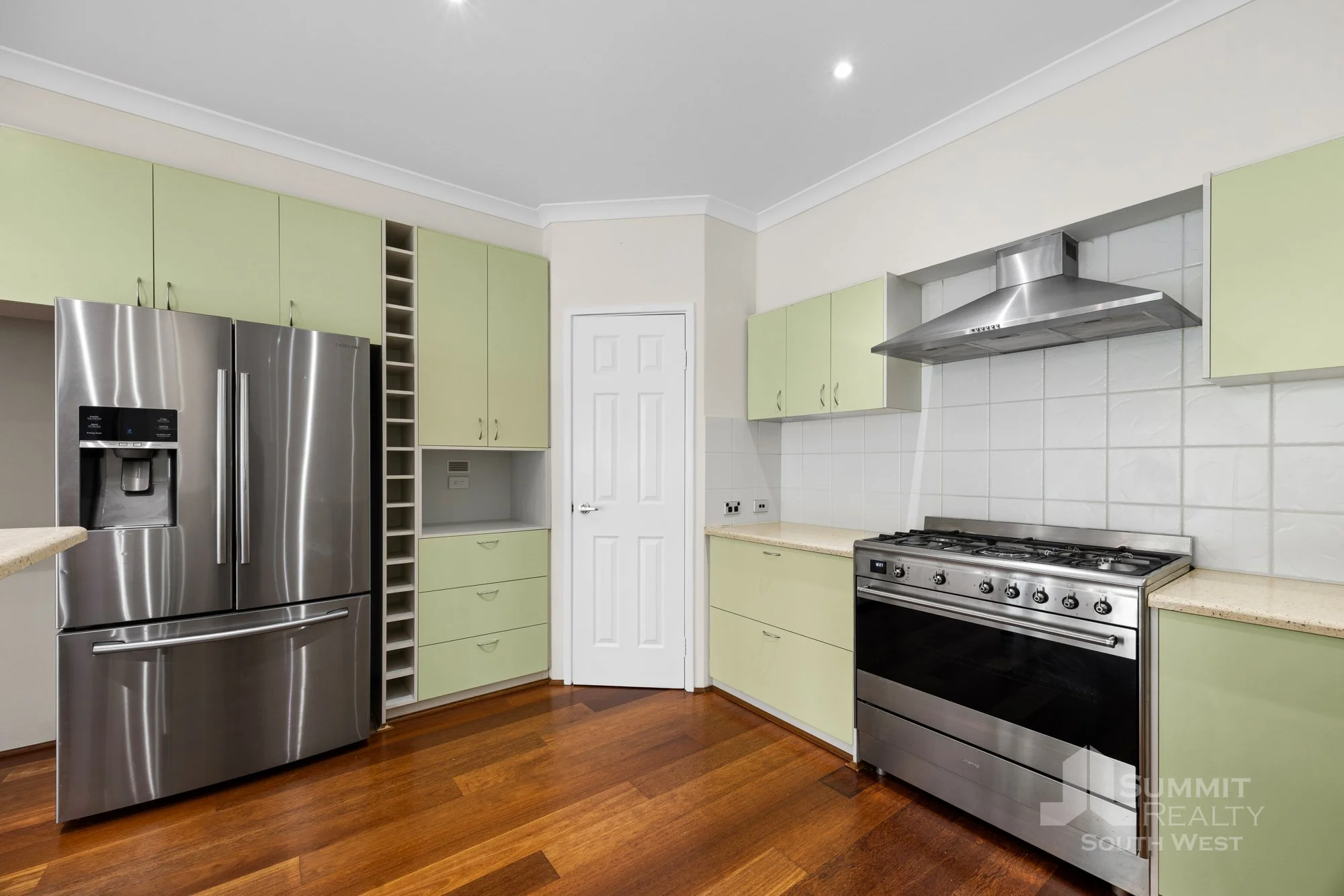 92 Chislehurst Ave_34.jpg
