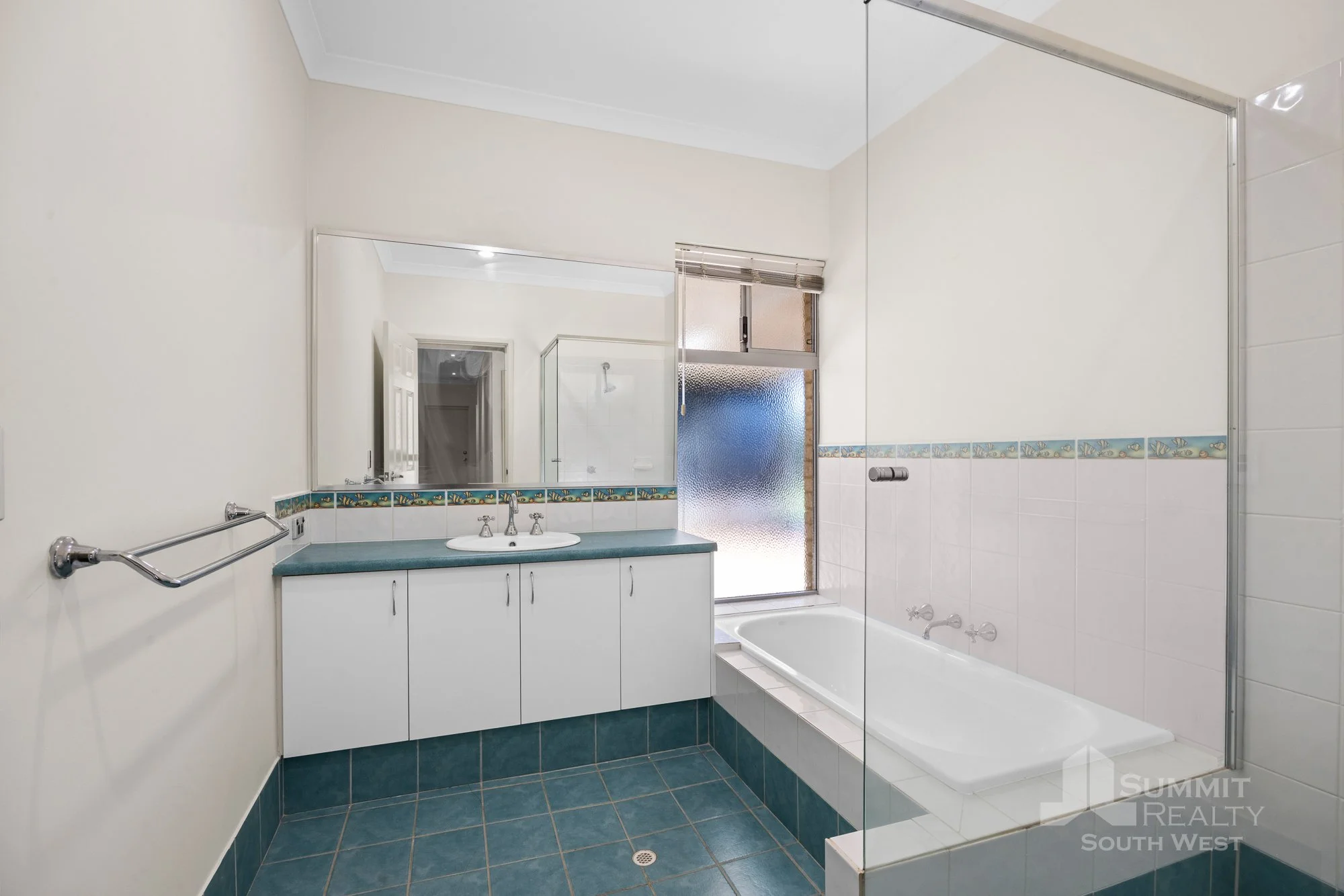92 Chislehurst Ave_19.jpg