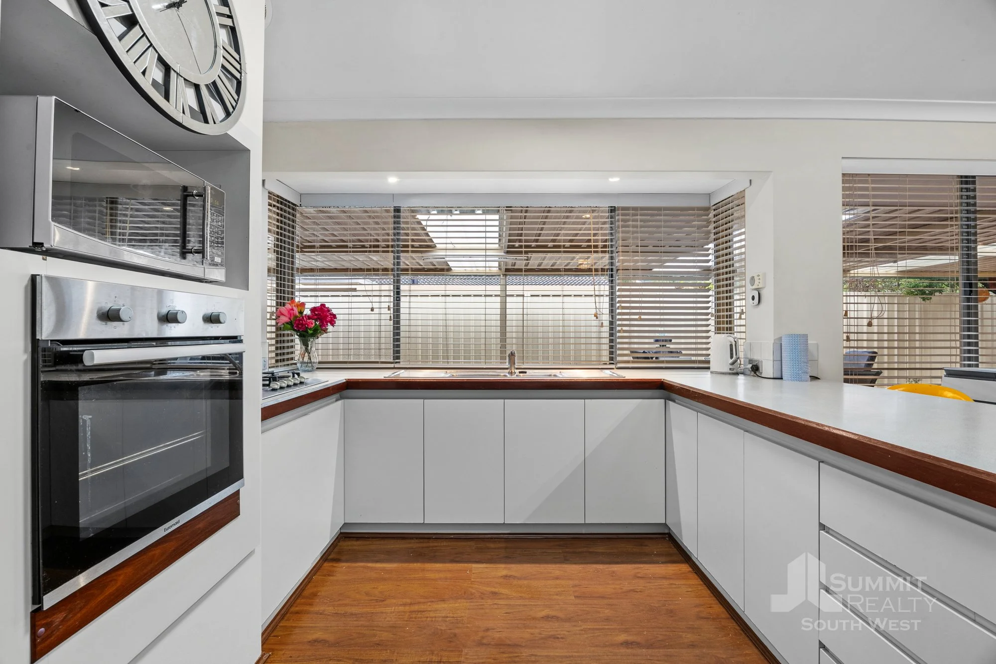11 St Peters Green_7.jpg