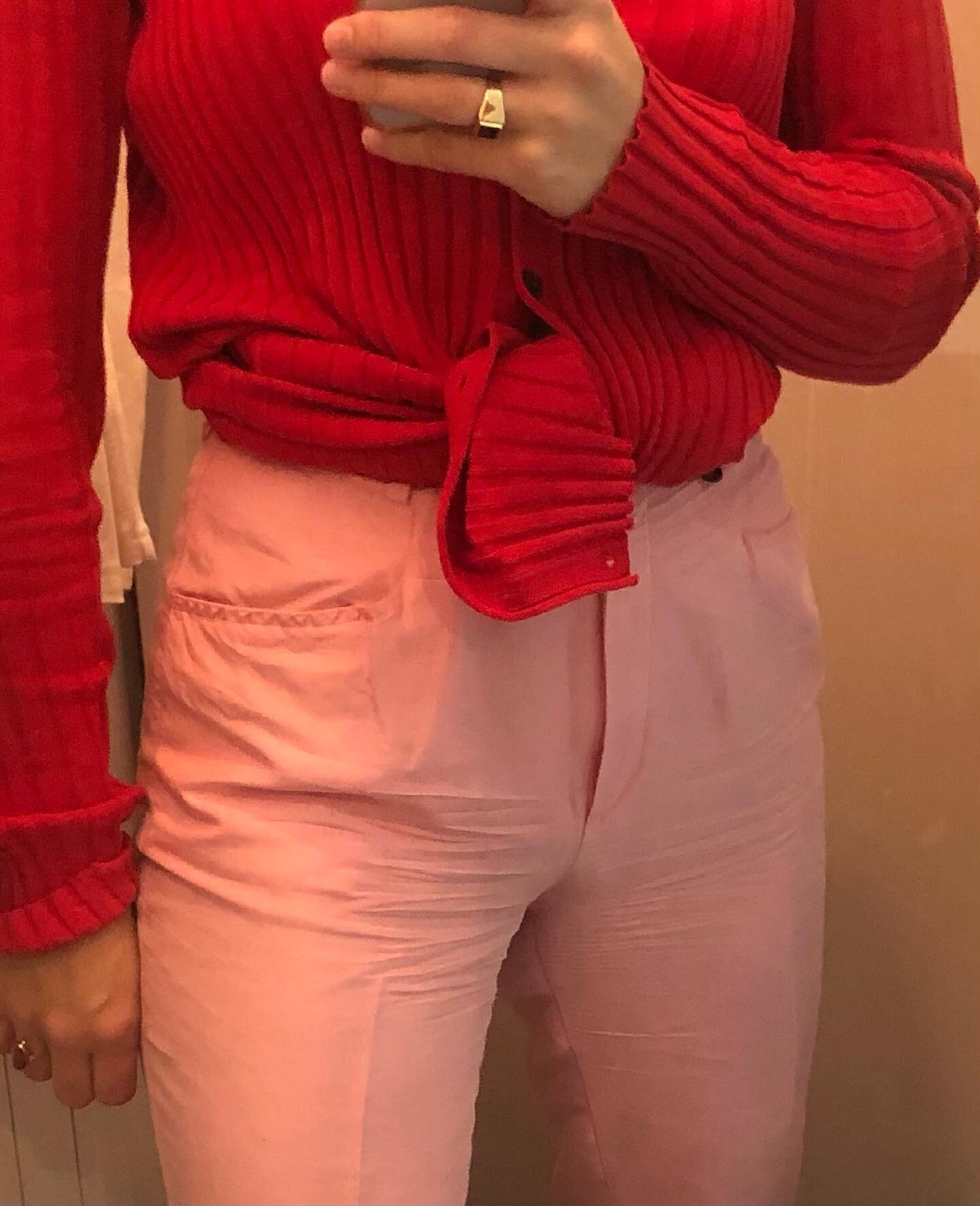 Gelatinino

#estate #vintage #secondhand #dolcegabbana #firenze #toscana #love #amoreamore #silk #bebe #rosso #rosa #colori #gelato #italia #giugno