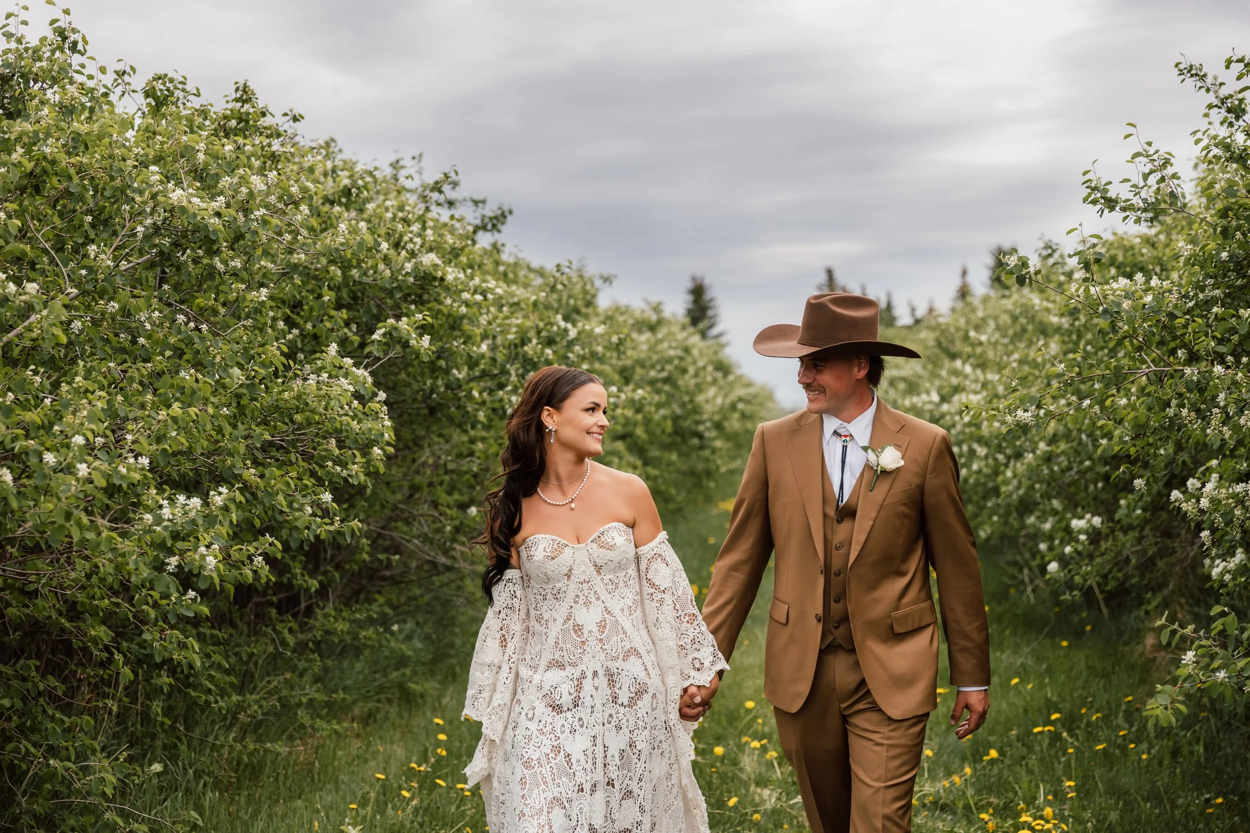 Elena Matkovska Photography, Wedding at the Saskatoon Farm, Alberta