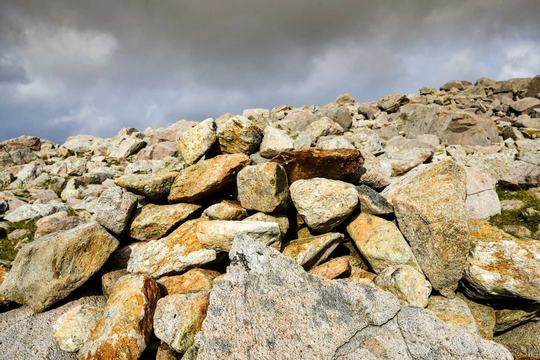 dem stones n stones-1rs.JPG