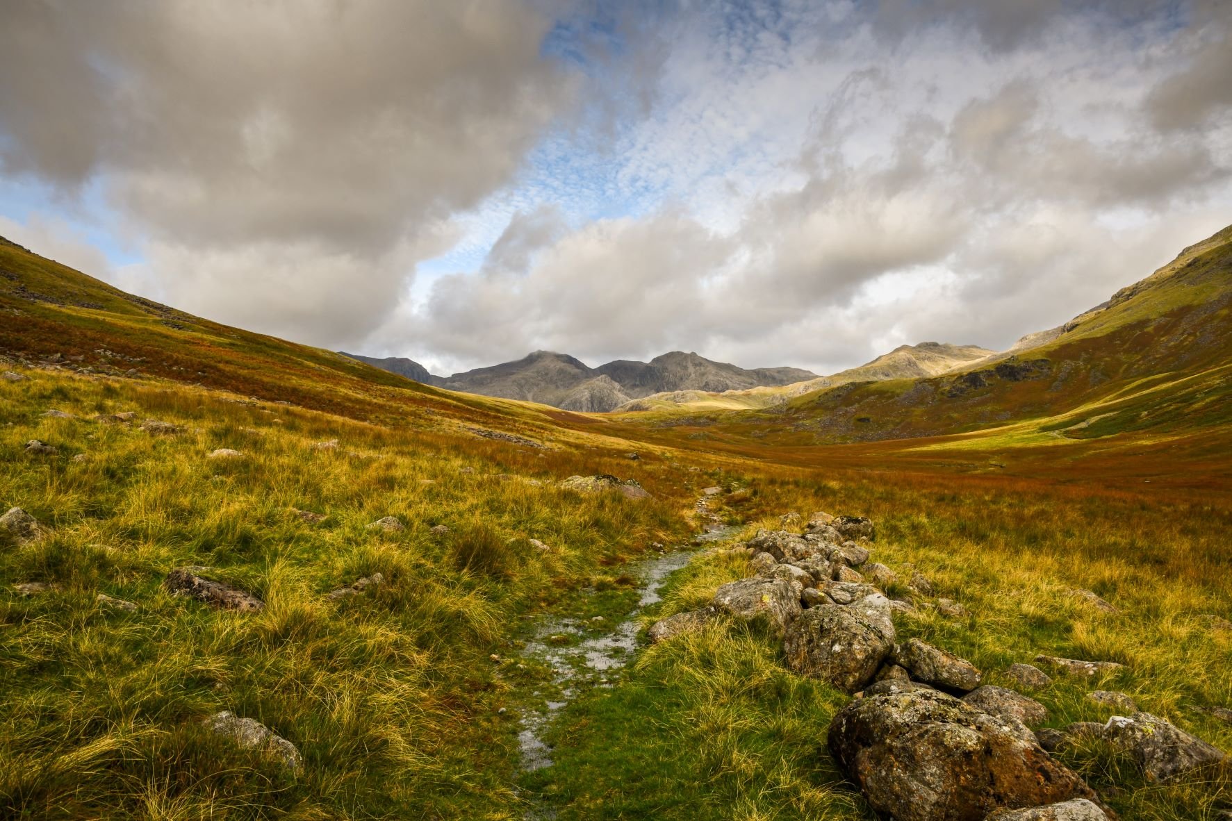 to scafell pike-1rs.JPG