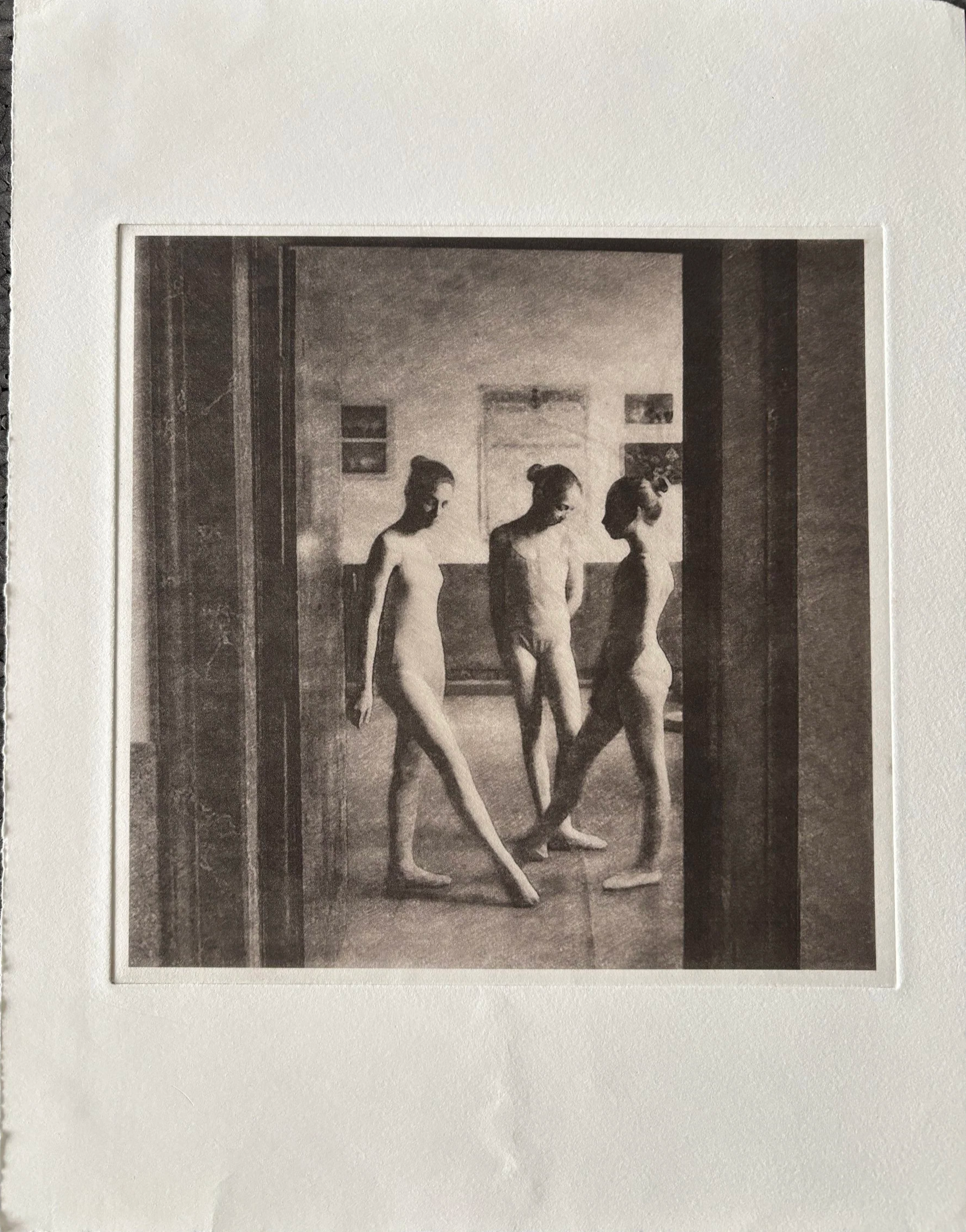 Jack Montgomery, Three Dancers In a Doorway