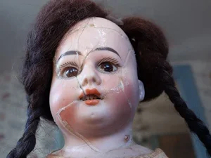 Justin Kirchoff, Porcelain Doll