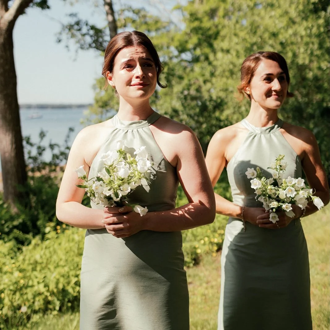 Campanula (Bellflower) is high on my list of favorite flowers. This time of year, it&rsquo;s available locally as an annual cut flower and I couldn&rsquo;t be happier. It&rsquo;s so good.

Photography: @anniemhutchings 
Venue: @harpswellinn 
Planning
