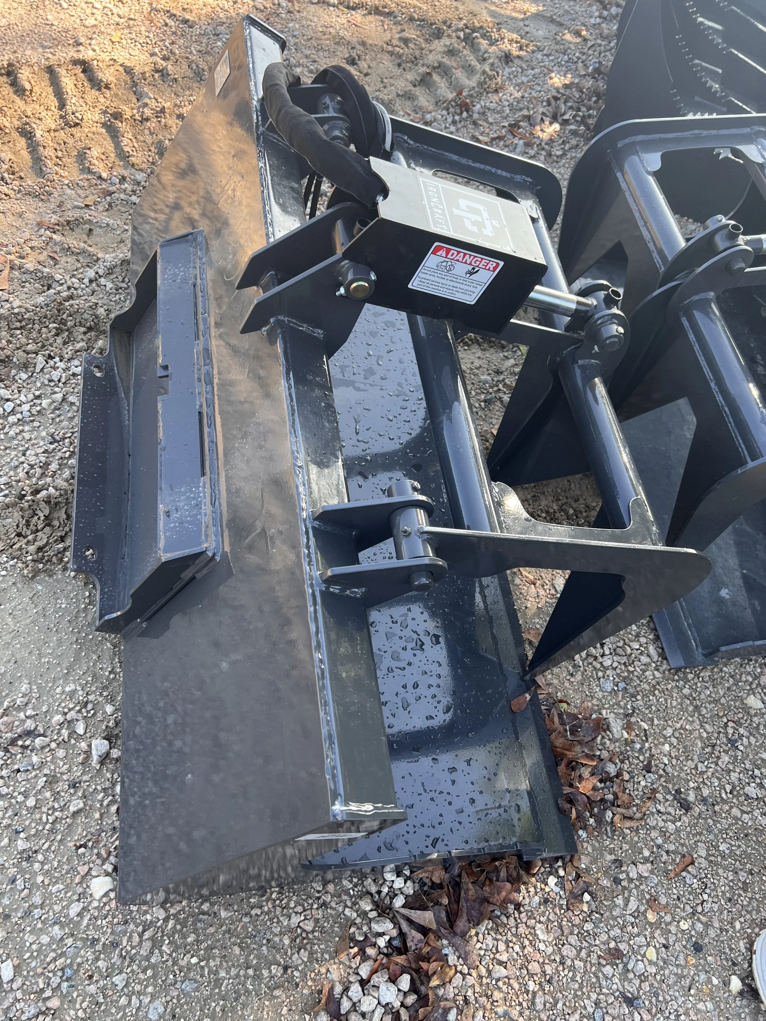 CID 44" Dingo Bucket Grapple