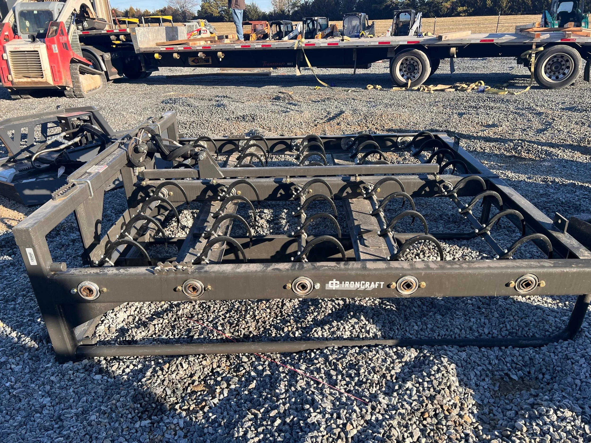 Ironcraft Hay Grapple Accumulator / blue Best Equipment sales / Richb