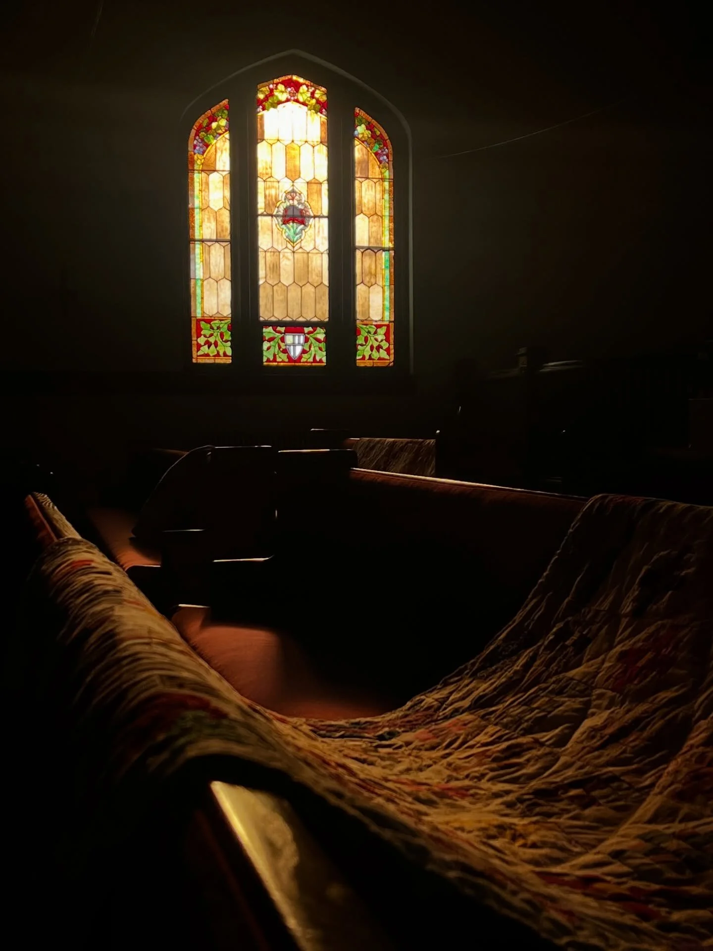 Grateful to @quiltchurch_chicago and @for_eeeeve.r  for closing out the Instructions for Care show last night ❤️&zwj;🔥 

This show was such a special meditation on devotion to the work we make with our hands, the power of trans and queer community, 