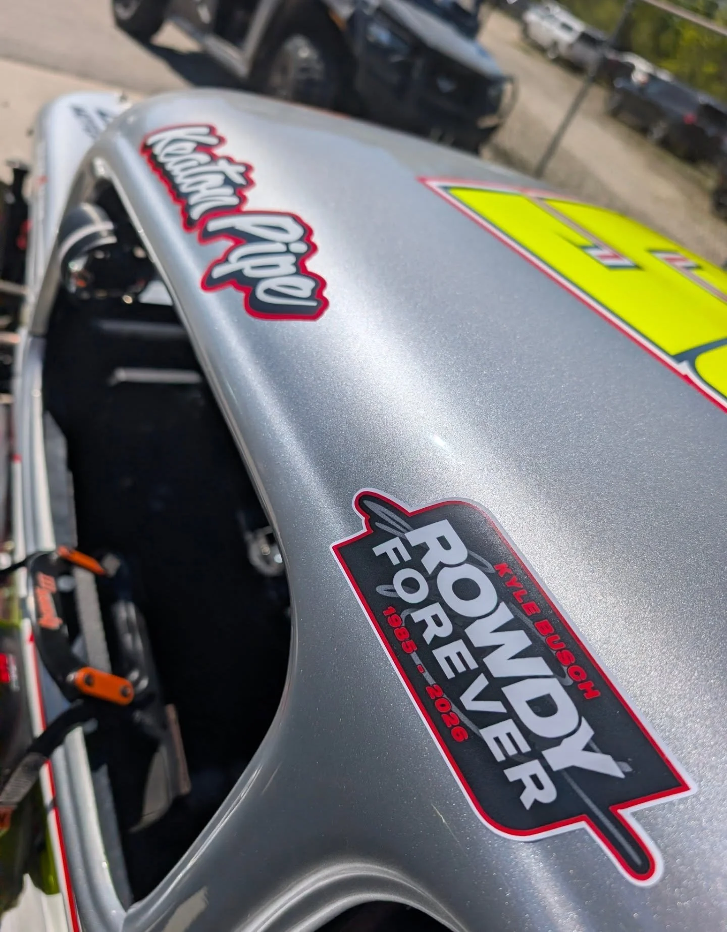 Honouring Kyle Busch. A @nascar legend but also an active member of the legend car community right up until his tragic passing.

RIP Rowdy. We are racing for you tonight.

#keatonpiperacing #ontariolegendcarseries #nascar #candianmotorsports #kylebus