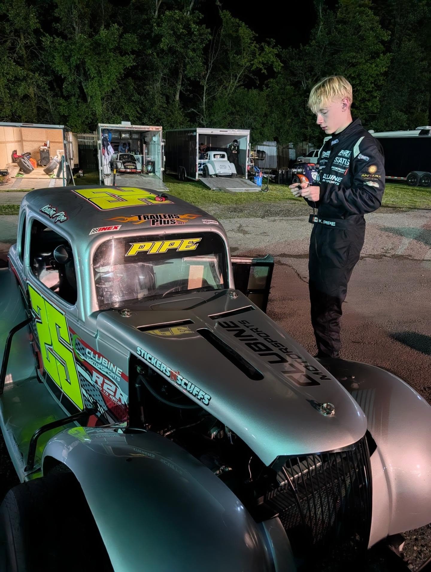 What an unpredictable day.

After waiting through a lot of rain, the track was eventually dried and the scheduled race night actually began. 

Our series got our heat races in and I was happy to grab a win!🏁🎉 💪

Unfortunately, as the race schedule