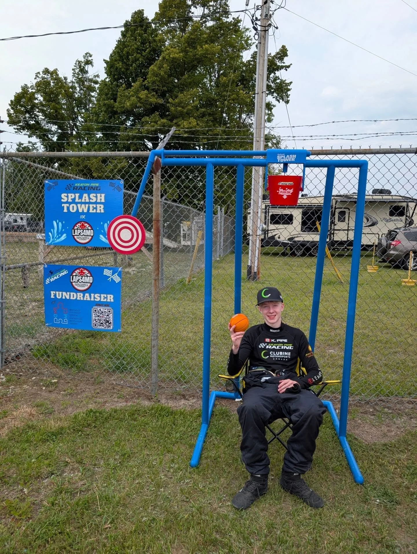 The Splash Tower is splashing!! Donations are coming in at the Tower and also from our decal and candy basket! Thank you to the fans, teams and drivers who have donated so far!! Day 1 of our @laps4md fundraiser for @md_canada is off to a great start!
