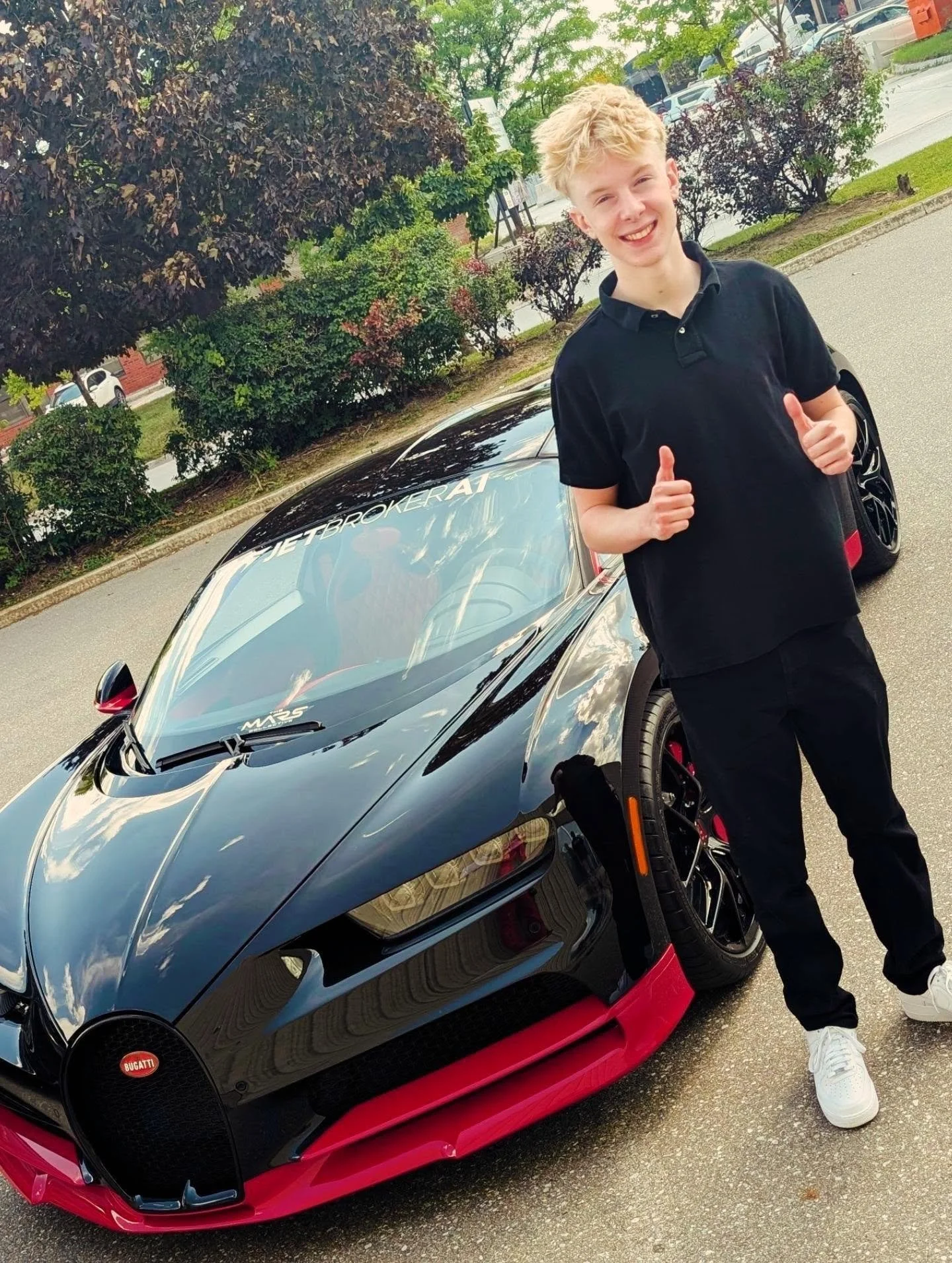 Awesome day meeting the guys at @themarscollective_ ! So many cool cars, but the highlight for me was definitely getting to ride along while we took their @jetbrokerai Chiron to fill up. 🥵🤩😍

It was my very first ride in a Bugatti! WOW. What a car