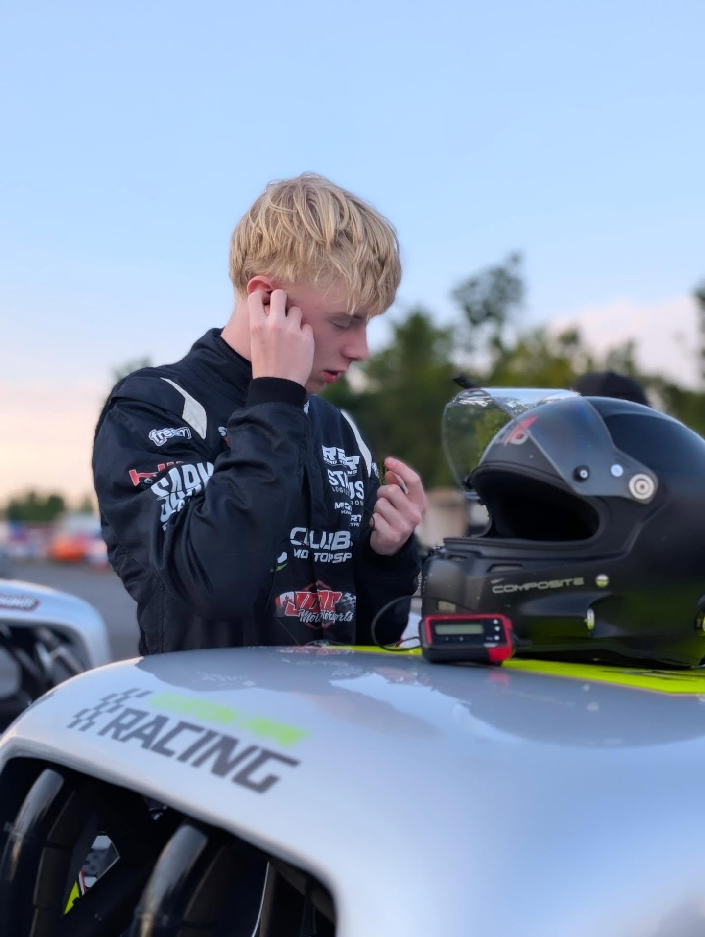 Race day!  It's going to be a tough one for me....I'm not feeling well.  Going to dig deep and see what I can do.

#keatonpiperacing #digdeep #raceday