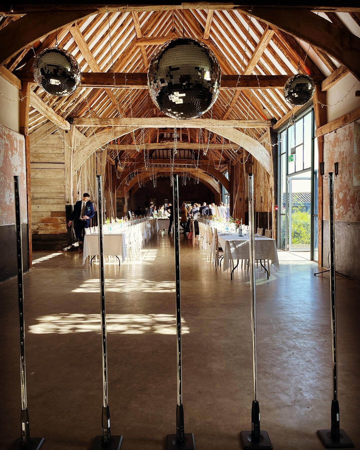 Great to be playing @henhamweddings @henham_park this evening for Rose and Mateo - congratulations guys! A beautiful long barn for tonight&rsquo;s party 🎉 💃🏽 🕺🏼 @brassbeats1 🎧🎷🎺🎵
📧 info@brassbeats.co.uk
🖥 www.brassbeats.co.uk
.
.
.
. 
.
#d